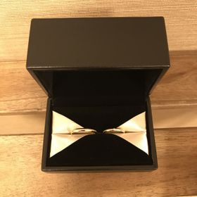 【エクセルコダイヤモンド(EXELCO DIAMOND)の口コミ】 最初はシンプルなものでいいかなと思っていましたが、いろんな指輪を見さ…