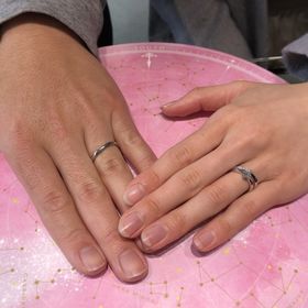 【アイプリモ(I-PRIMO)の口コミ】 デザインが気に入りました。中央にあるダイヤが輝いていて、ウェーブして…