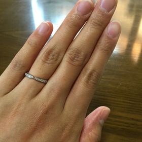 【HOSHI no SUNA 星の砂(ほしのすな)の口コミ】 いろいろなブランドの店舗を回りとても悩んだ結果、ダイアモンドの質が比…