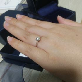 【中央宝石研究所】の口コミ シンプルなものを探していました。1つの石か2つの石かで最後まで悩みまし...