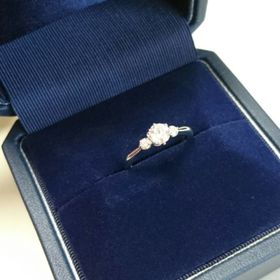 【銀座ダイヤモンドシライシの口コミ】 指輪を送る相手の好きなデザインがあったことが決め手になりました。また…