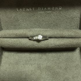 【ラザール ダイヤモンド(LAZARE DIAMOND)の口コミ】 シンプルでデザインが綺麗な指輪を探していました。なかなかしっくりくる…