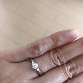 【エクセルコダイヤモンド(EXELCO DIAMOND)の口コミ】 指輪のリングが太すぎないこと、ダイヤのカットなどにこだわりがあり、輝…