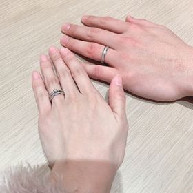 【VANillA(ヴァニラ)の口コミ】 婚約指輪と合う感じの指輪を探していて、旦那さんが太めの指輪が欲しくて…