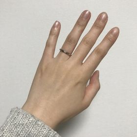 【銀座ダイヤモンドシライシの口コミ】 シンプルなデザインなので、毎日身につけるものとしてとても良いと思いま…