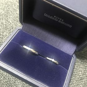 【銀座ダイヤモンドシライシの口コミ】 付け心地がとてもいいです。普段指輪をしないのですが、ストレスなく付け…