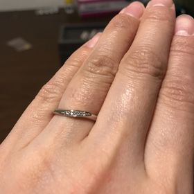 【ラザール ダイヤモンド(LAZARE DIAMOND)の口コミ】 主人も私も、デザインの好みがウェーブタイプの指輪でした。いくつか試着…
