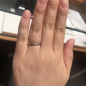 【TASAKI(タサキ)の口コミ】 婚約指輪のような大きなダイヤモンドが印象的な結婚指輪でした。1粒の大き…