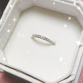 【4℃ BRIDAL(ヨンドシーブライダル)の口コミ】 ずっとエタニティリングが欲しくて選びました。本来、結婚指輪でペアで販…