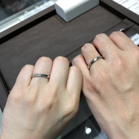 【アイプリモ(I-PRIMO)の口コミ】 リバーシブル風で一般的なリングは嫌だったのですこしデザインが変わって…