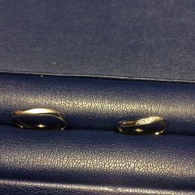 【銀座ダイヤモンドシライシの口コミ】 男性の方はマット加工をしてもらい、おそろい感を出してます。
ダイヤモン…