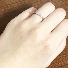 【エクセルコダイヤモンド(EXELCO DIAMOND)の口コミ】 ずっと長くつけていられるデザイン、シンプルすぎないデザインに一目惚れ…