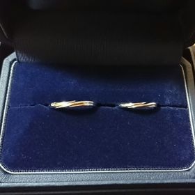 【銀座ダイヤモンドシライシの口コミ】 何よりつけてても違和感がないこと。指に馴染んで関節に当たっていたくな…