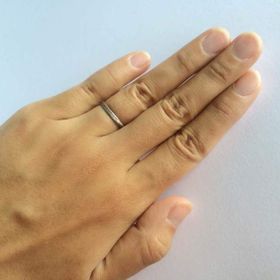 【vielle bijou SOPHIA(ヴィエールビジュソフィア)の口コミ】 細いデザインを求めていたので、見た瞬間に惹き付けられました。元々細い…