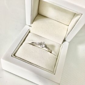 【PRIMA PORTA(プリマポルタ)】の口コミ 細身のデザインが好きで、たくさん付け比べをしました。ありがたいことに大...