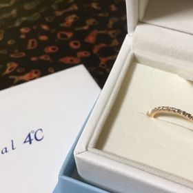 【canal4℃(カナルヨンドシー)の口コミ】 細身で普段使いにもなるデザインだったから。元々指が細く、スタッフから…