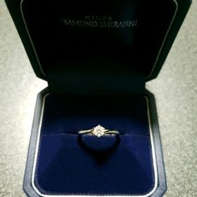 【銀座ダイヤモンドシライシの口コミ】 先に彼がサプライズでダイヤを購入してくれており、リングを二人で選びに…