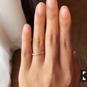 【ヴァンドーム青山(VENDOME AOYAMA)の口コミ】 結婚指輪は年齢を重ねてもつけられるもので、普段の家事にも支障のないデ…