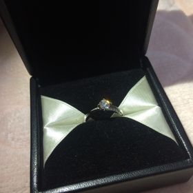 【エクセルコダイヤモンド(EXELCO DIAMOND)の口コミ】 指輪のデザインの種類が多く、洗練されていて素敵だったからです。
また、…