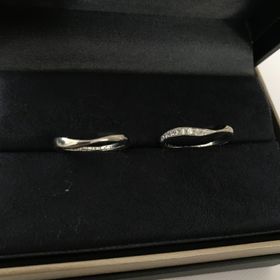 【ラザール ダイヤモンド(LAZARE DIAMOND)の口コミ】 他の人と被らない、かつ、シンプル過ぎないデザインを探していたところ、…