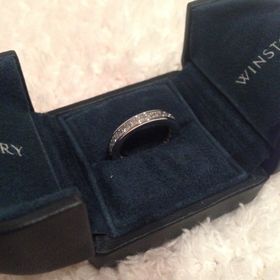 【ハリー・ウィンストン(Harry Winston)の口コミ】 ・安いものは嫌だったため、ある程度高いもの。
・ダイヤのキラキラ具合。…