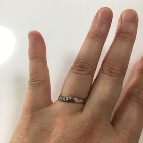 【canal4℃(カナルヨンドシー)の口コミ】 価格重視で選択しました。
婚約指輪としては異例？の男女ペアリングで購入…