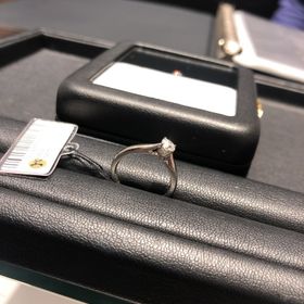 【エクセルコダイヤモンド(EXELCO DIAMOND)の口コミ】 ・私は身長が167センチあり、指も長く骨がしっかりしています。細いリング…