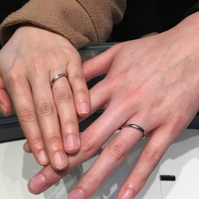 【銀座ダイヤモンドシライシの口コミ】 シンプルだけどキラキラした指輪が欲しくて、一番しっくりきたのでこれに…