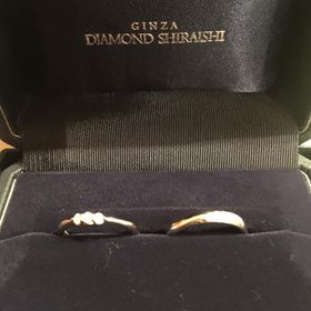 【銀座ダイヤモンドシライシの口コミ】 指が短くて太いのがコンプレックスであったため、少しでも指が細く長く見…
