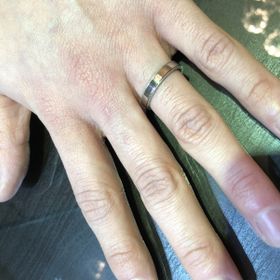 【LUCIE(ルシエ)の口コミ】 シンプルで太めの幅の指輪なんですけど、スタイリッシュに見えるところが…