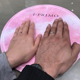 【アイプリモ(I-PRIMO)の口コミ】 スタッフの方にいくつか指輪を見せて頂きましたが、この指輪を見て主人が…