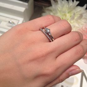 【銀座ダイヤモンドシライシの口コミ】 他のお店も見に行く予定で、とりあえずフラッと寄ってみたら、婚約指輪も…