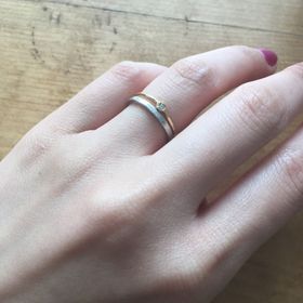 【指輪工房 ケルヒ  KELLCHの口コミ】 主人とお揃いのシンプルなデザインにしました。使っているうちに着くキズ…
