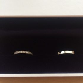 【Something Blue(サムシングブルー)の口コミ】 女性用の小さいですが無数に散りばめられたダイアがとても綺麗で嫁もこれ…