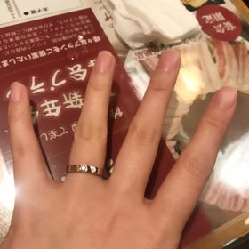 【ラザール ダイヤモンド(LAZARE DIAMOND)の口コミ】 手が大きいので、幅広で厚みのあるフラットなデザインの指輪を探していま…