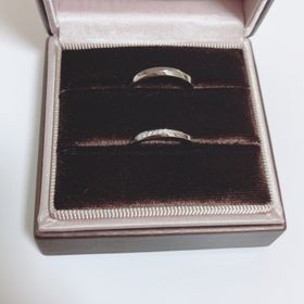 【アイプリモ(I-PRIMO)の口コミ】 彼と２人で鍛造の指輪がいいねと話していて、選んだ指輪が鍛造と聞いた時…