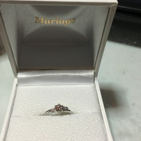 【Mariage ent(マリアージュエント)の口コミ】 指が綺麗に見える、s字タイプの指輪を探していてオススメされた指輪をつけ…