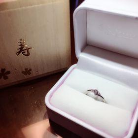 【さくらダイヤモンドの口コミ】 あまりゴツくないデザインを探していたら、こちらのさくらダイヤモンドさ…