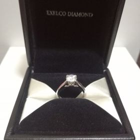 【エクセルコダイヤモンド(EXELCO DIAMOND)の口コミ】 ハイブランドの様々な店舗に行き試着した。ダイヤモンドの質が良く、適正…