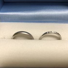 【GALA JEWELRY(ガラジュエリー)の口コミ】 私の指輪はダイヤが並んだシンプルなものを探していました。指輪の細さや…