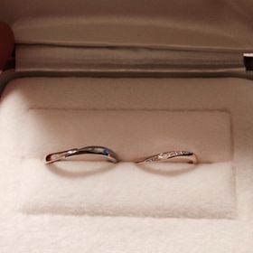 【A・D・A(エー・ディー・エー)の口コミ】 見た目に一目惚れ＊結婚指輪って傷が付きにくいプラチナが多いですが、ど…
