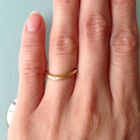 【ケイウノ ブライダル(K.UNO BRIDAL)の口コミ】 もともと持っていたエンゲージリングに合わせたく探したものです。
お店で…