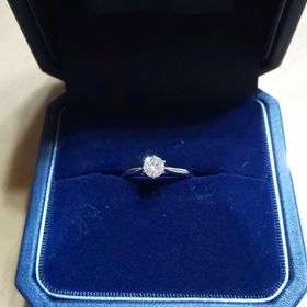 【銀座ダイヤモンドシライシの口コミ】 普段も使えそうで引っ掛かりにくそうであまり高さの無いデザインが気に入…