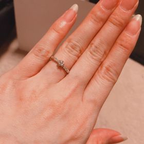 【ラザール ダイヤモンド(LAZARE DIAMOND)の口コミ】 指輪のデザインが気にいる直感で決めました。
いろいろと種類を出してもら…
