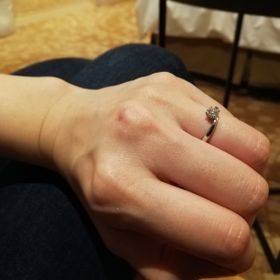【ラザール ダイヤモンド(LAZARE DIAMOND)の口コミ】 ブランド名とダイヤのカッティングがとても良かったから。婚約者が宝石の…