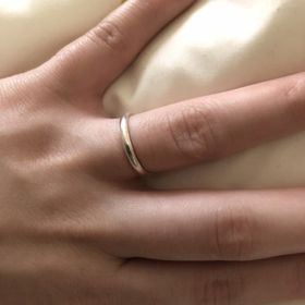 【THE KISS(ザ・キッス)の口コミ】 本当はゴールドのものが良かったのですが、私の指にゴールド色が合わず&he…