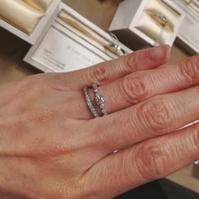 【ANTWERP BRILLIANT(アントワープブリリアント)の口コミ】 華やかな印象のあるセットリングでありダイヤモンドの輝きがしっかりとし…