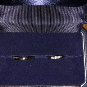 【銀座ダイヤモンドシライシの口コミ】 ダイヤのキラキラに一目惚れしました！
爪留めで他のどんなのよりキラキラ…