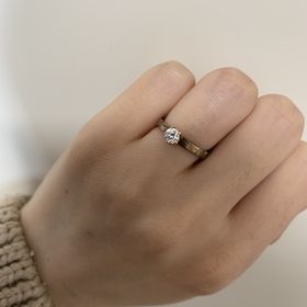 【杢目金屋(もくめがねや)の口コミ】 シンプルだけど、少し個性のある指輪を探してました。この指輪は見た目は…