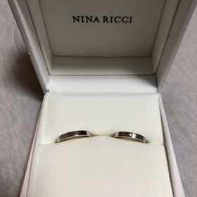【NINA RICCI(ニナリッチ)の口コミ】 ほぼ一目惚れでした。
指輪のブラインドをほとんど知らなかったので
たく…